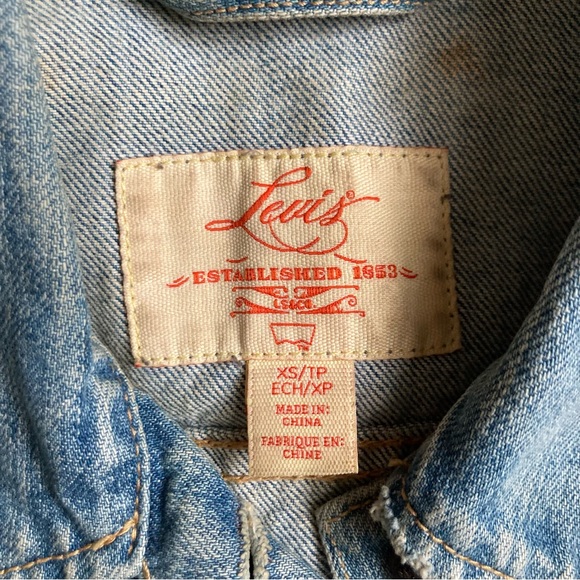 XS Cropped Levis Jacket - Picture 9 of 9